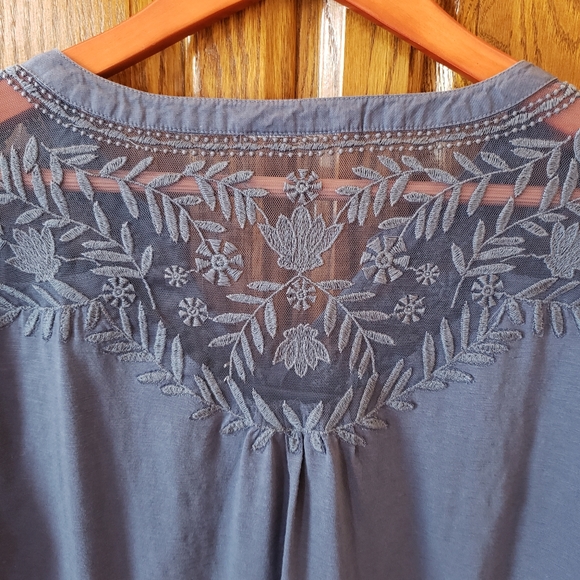 Lace Top Blouse! - Picture 3 of 7